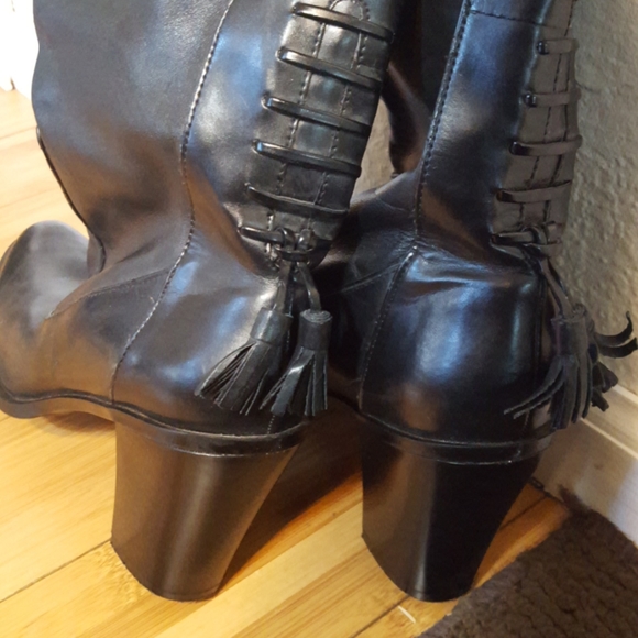 Tall Black Boots w cute tassels on back - Picture 1 of 13